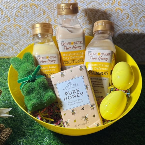 Other - Pure Honey Bath Set - Yellow